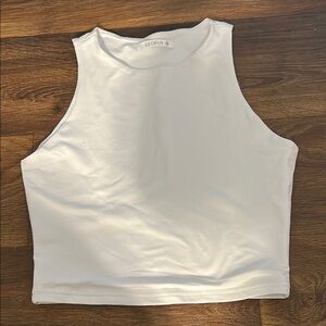 ReoRia White Sleeveless Fitted Crop Tank Top